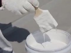 什么類型的彩鋼瓦防水材料更耐老化？